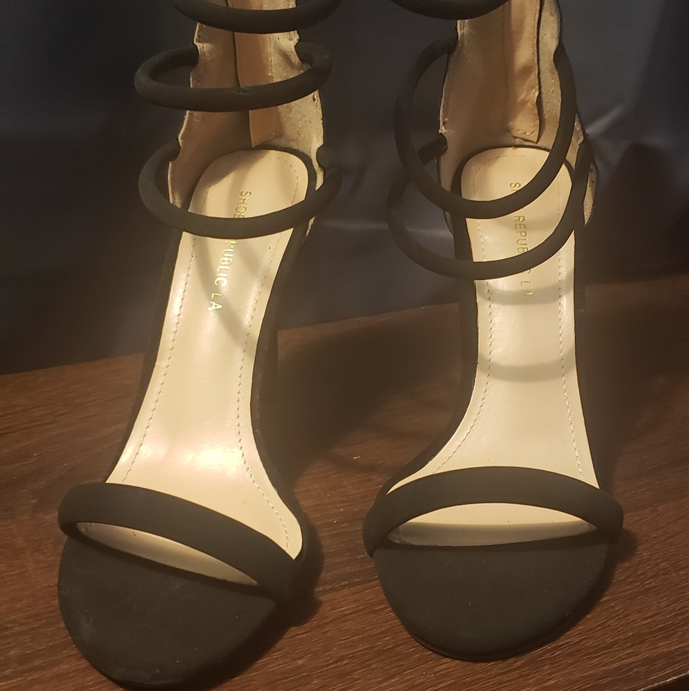 Shoes Republic La | Size 8